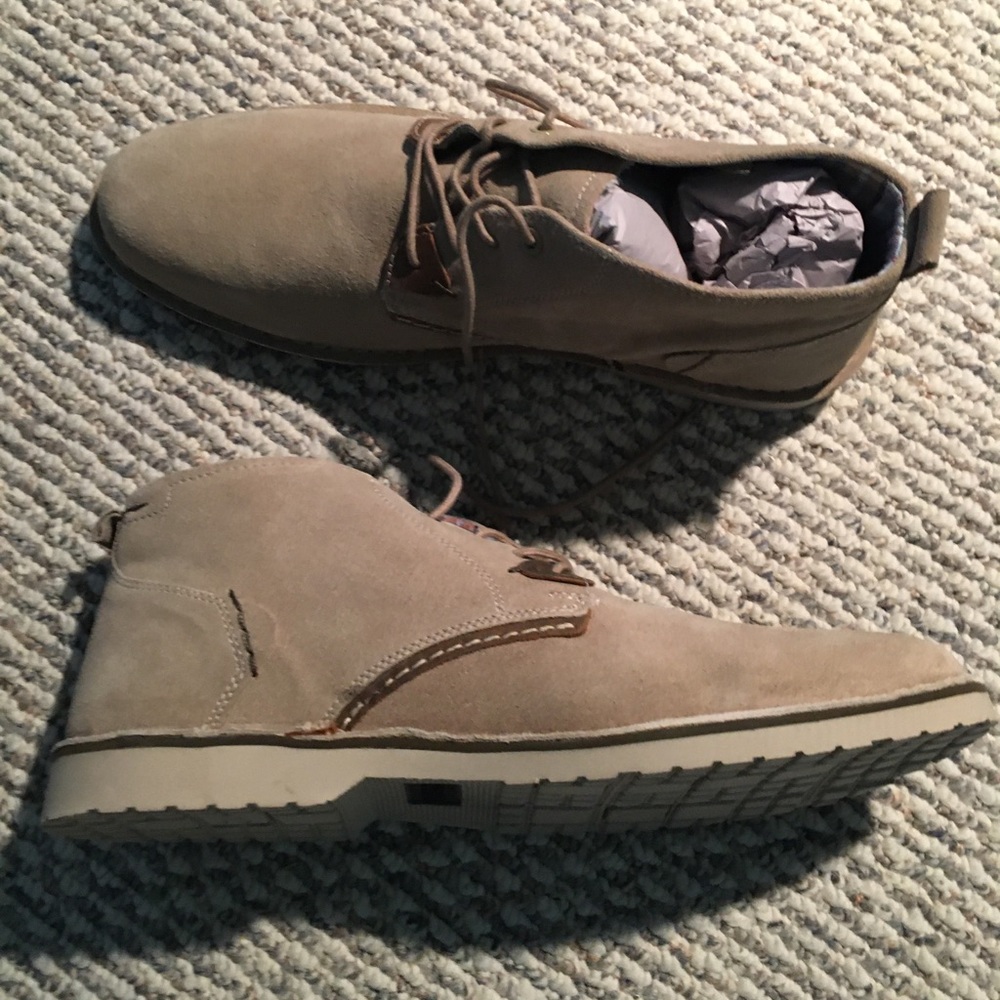 Brand new mens desert Chukka. Tan. Large. In box